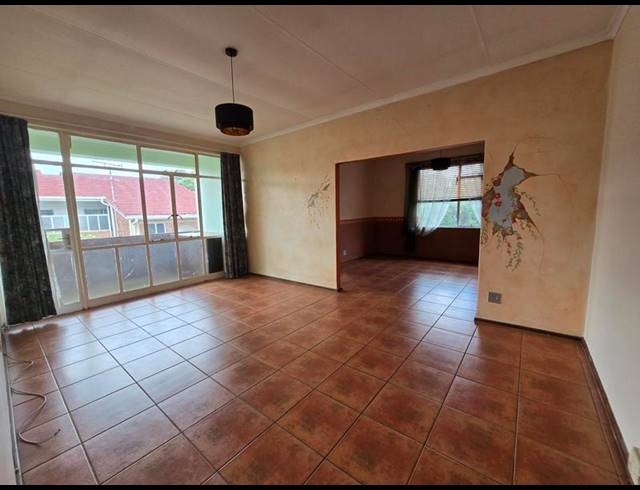 3 BEDROOM APARTMENT FOR SALE IN DENLEE